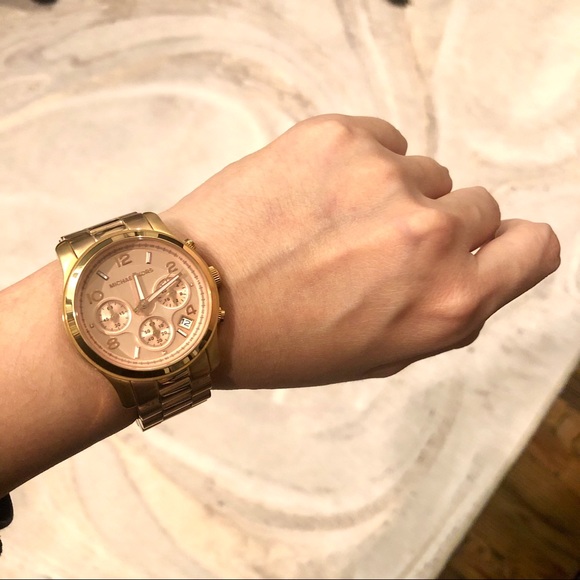 Michael Kors Watch - Picture 4 of 8